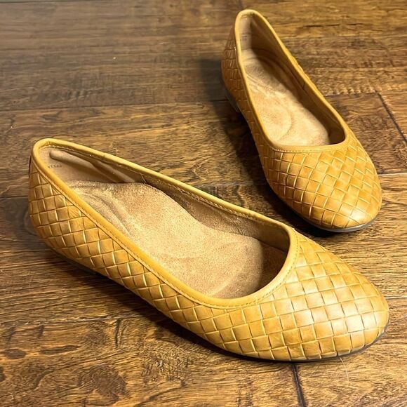 Aetrex Lyla Ballet Flats Woven Leather, size 38 EU/7.5-8 US - Picture 1 of 9